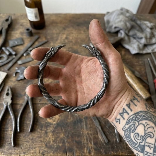 Huginn Arm Ring